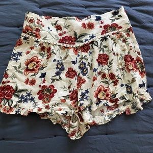 American Eagle Floral float shorts